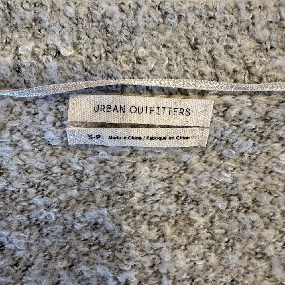 Urban Outfitters Women's Rosie Cozy V-Neck Pullover‎ Oversized Sweater - Small - Picture 9 of 10